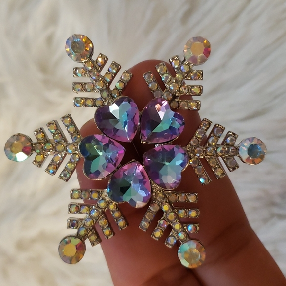 Snowflake Brooch Pin - Picture 2 of 4